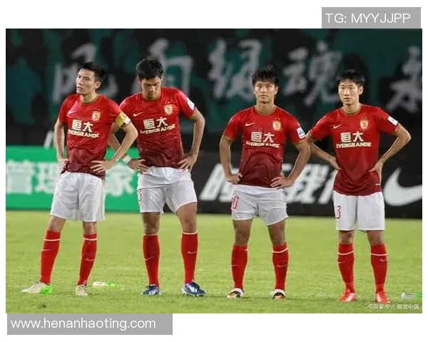 重庆足球队状态引发热议球迷对未来表现充满期待与担忧